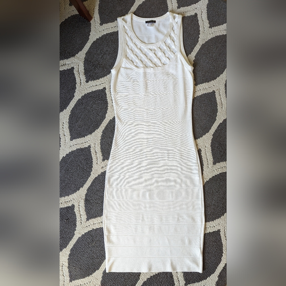 New Venus Light White Cream Dress Size Large Thick Super Soft Fabric Sleeveless